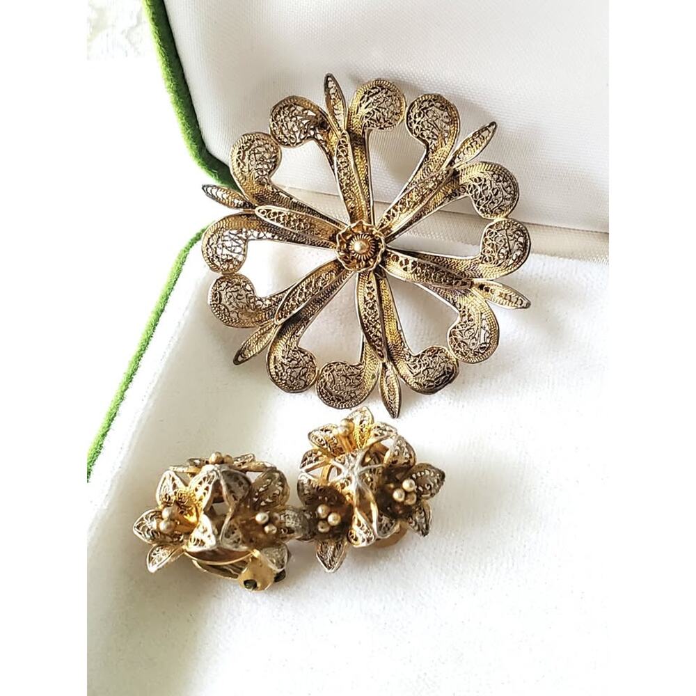 Vintage Filigree Floral Trombone Brooch and Earring Set